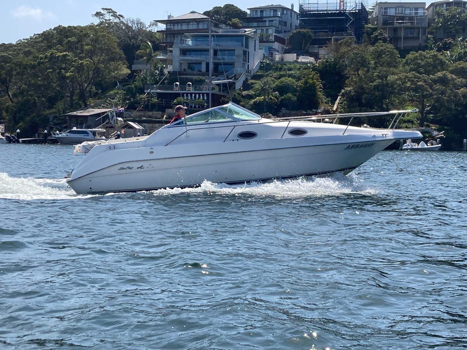 Sea Ray 250 DA Fun Fast Mooring Possible (Sydney Harbour)