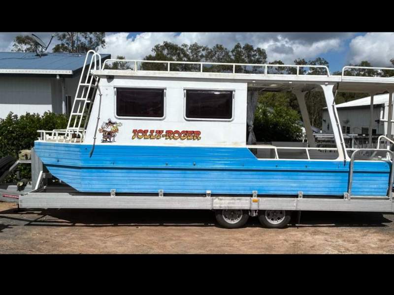 House Boat 7.4 Mtr - Trailable