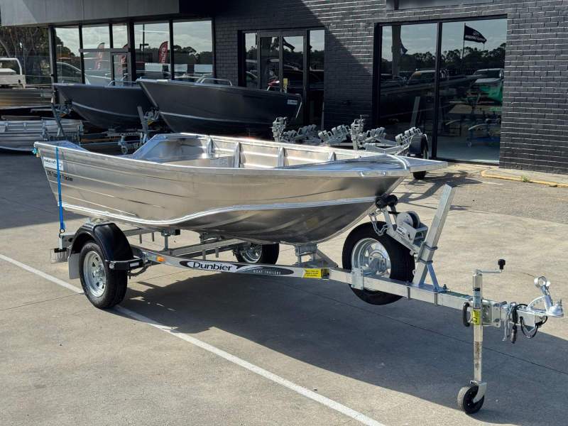 Makocraft 376 Topper Tracker inc Trailer