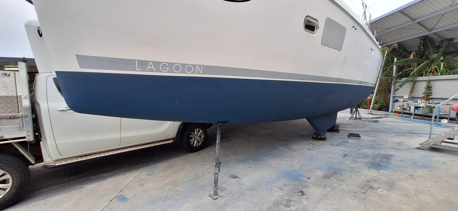 Lagoon 421
