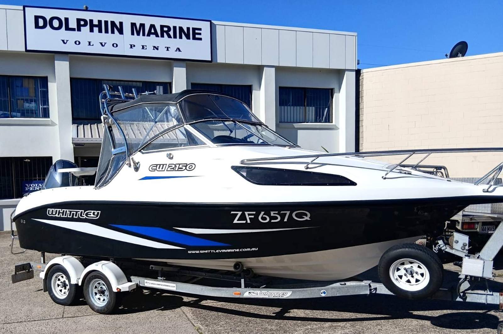 Whittley CW 2150 Cuddy cabin