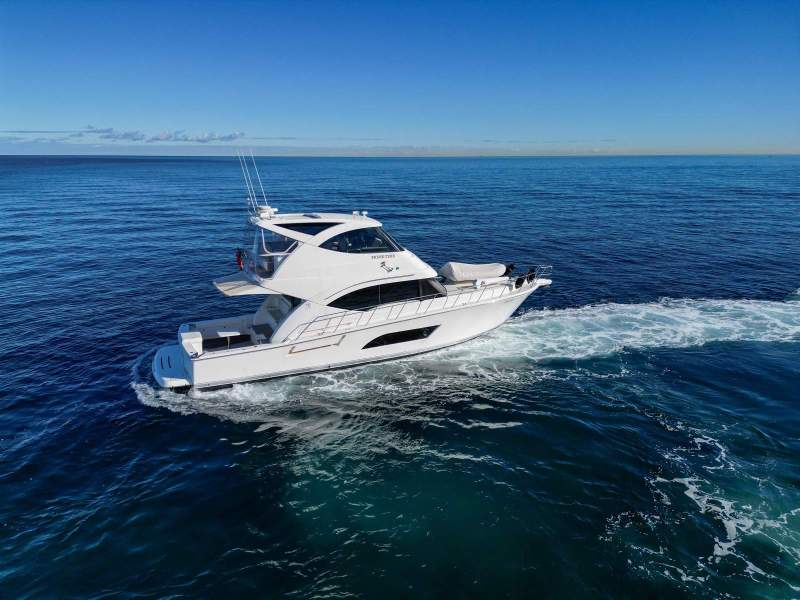 Riviera 53 Enclosed Flybridge