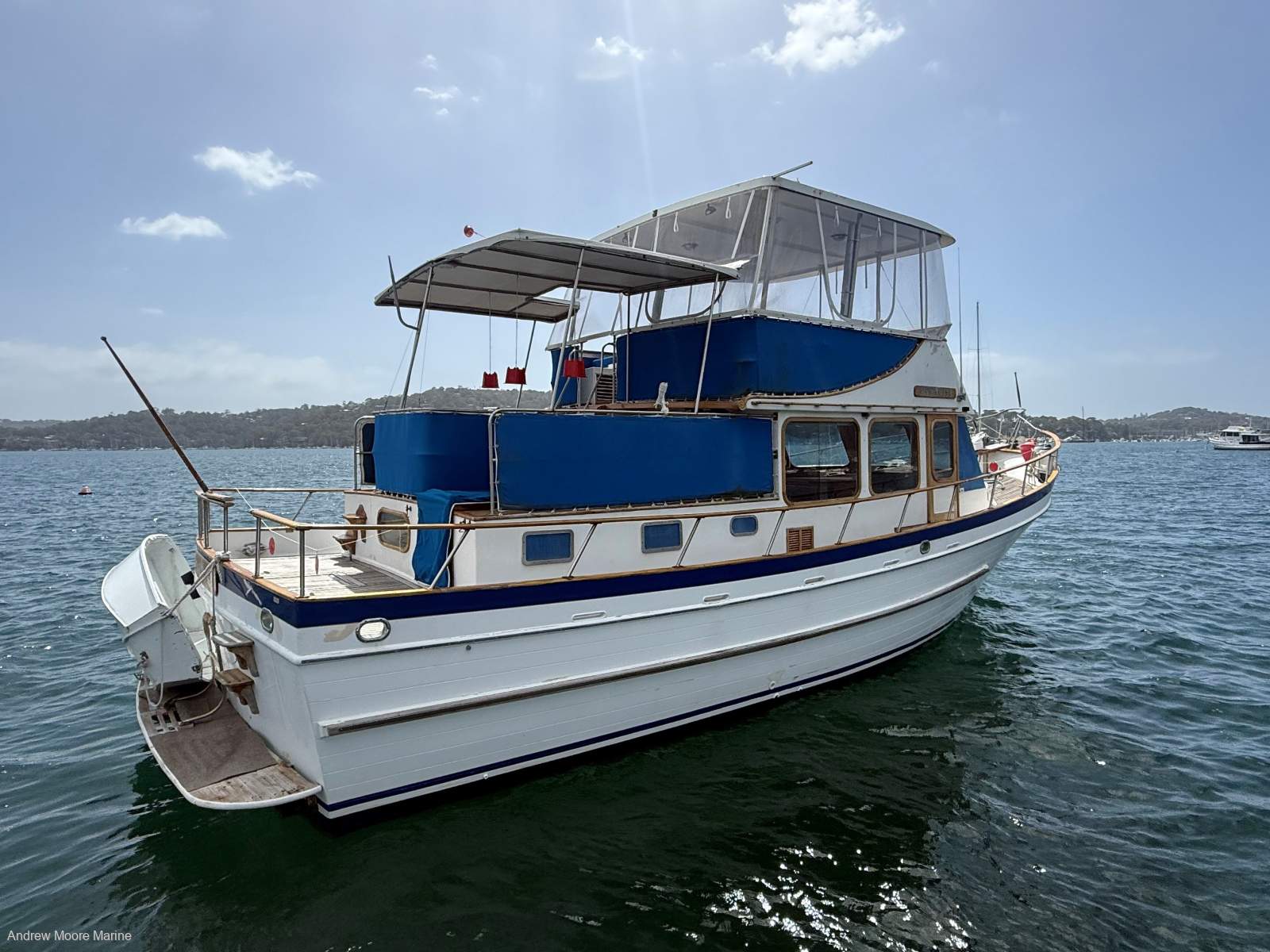 Tradewinds 40 Flybridge Cruiser