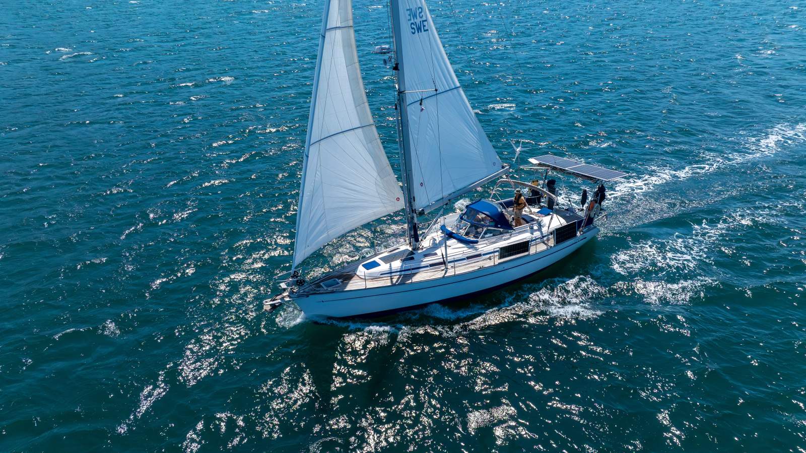 Bavaria Ocean 44 Centre Cockpit - Upgraded rigging, sails, thrusters, solent stay:3 Owners - recently arrived from Europe via Pacific/NZ