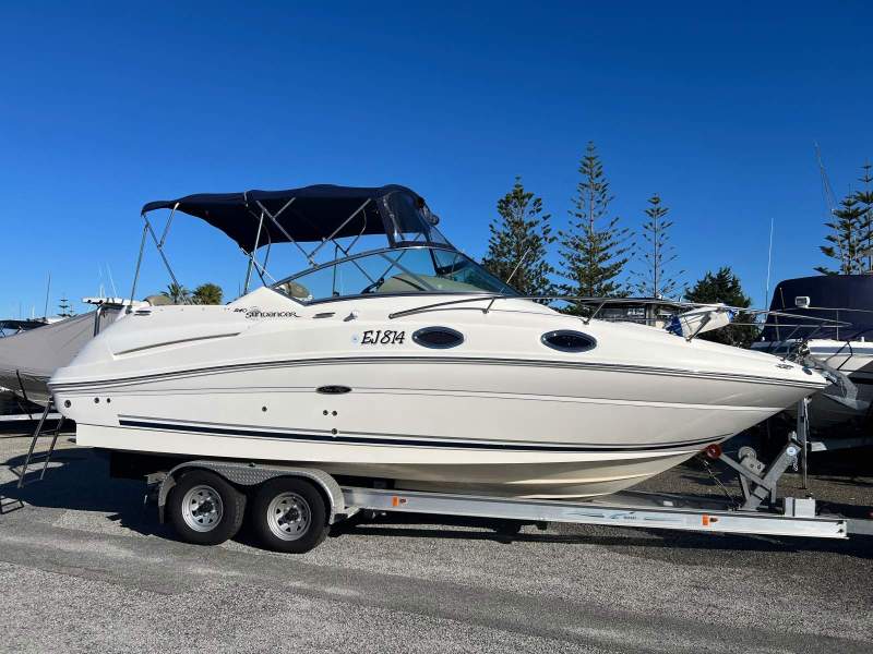 Sea Ray 240 Sundancer
