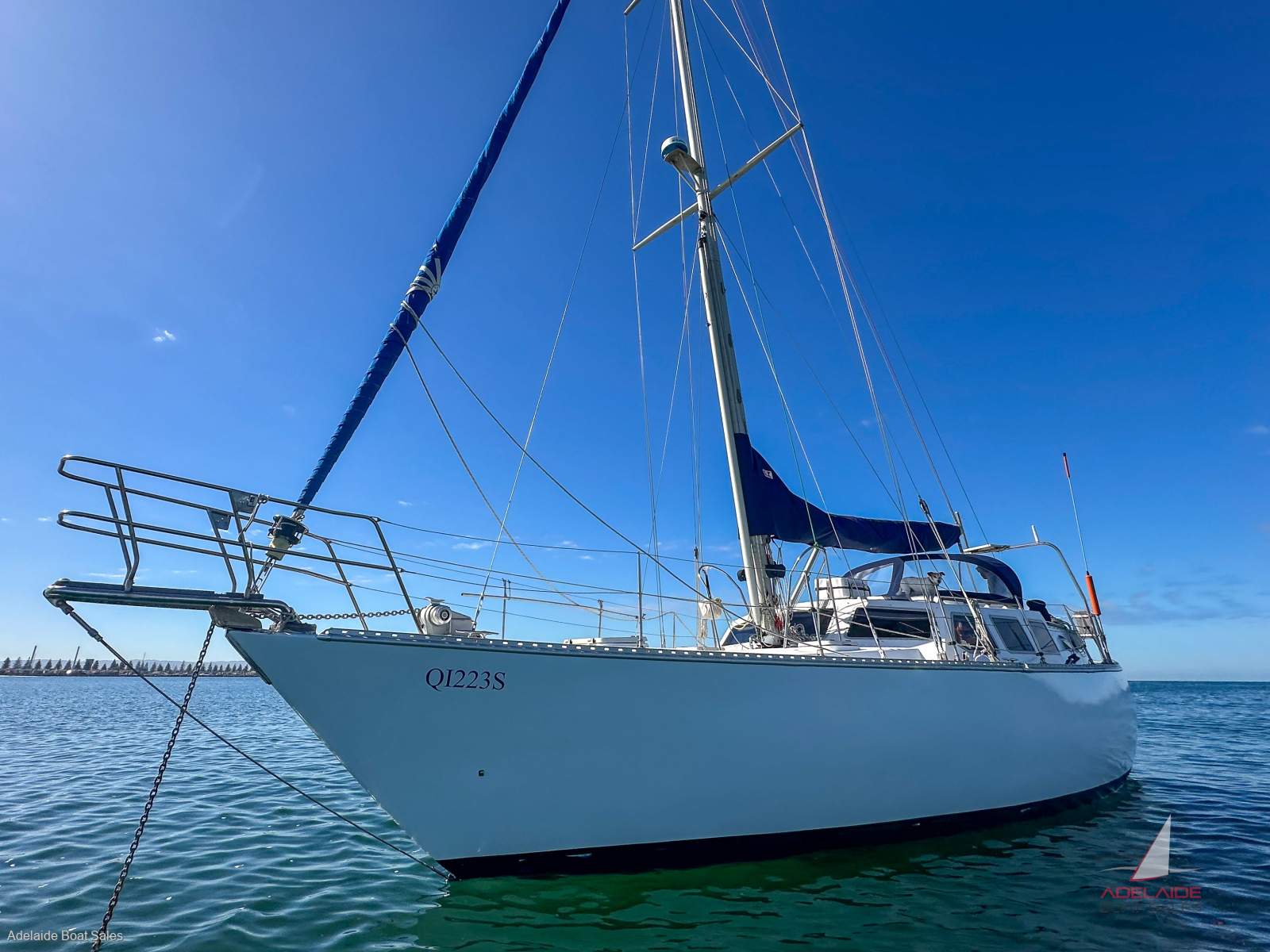 Roberts 45 Offshore Centre Cockpit