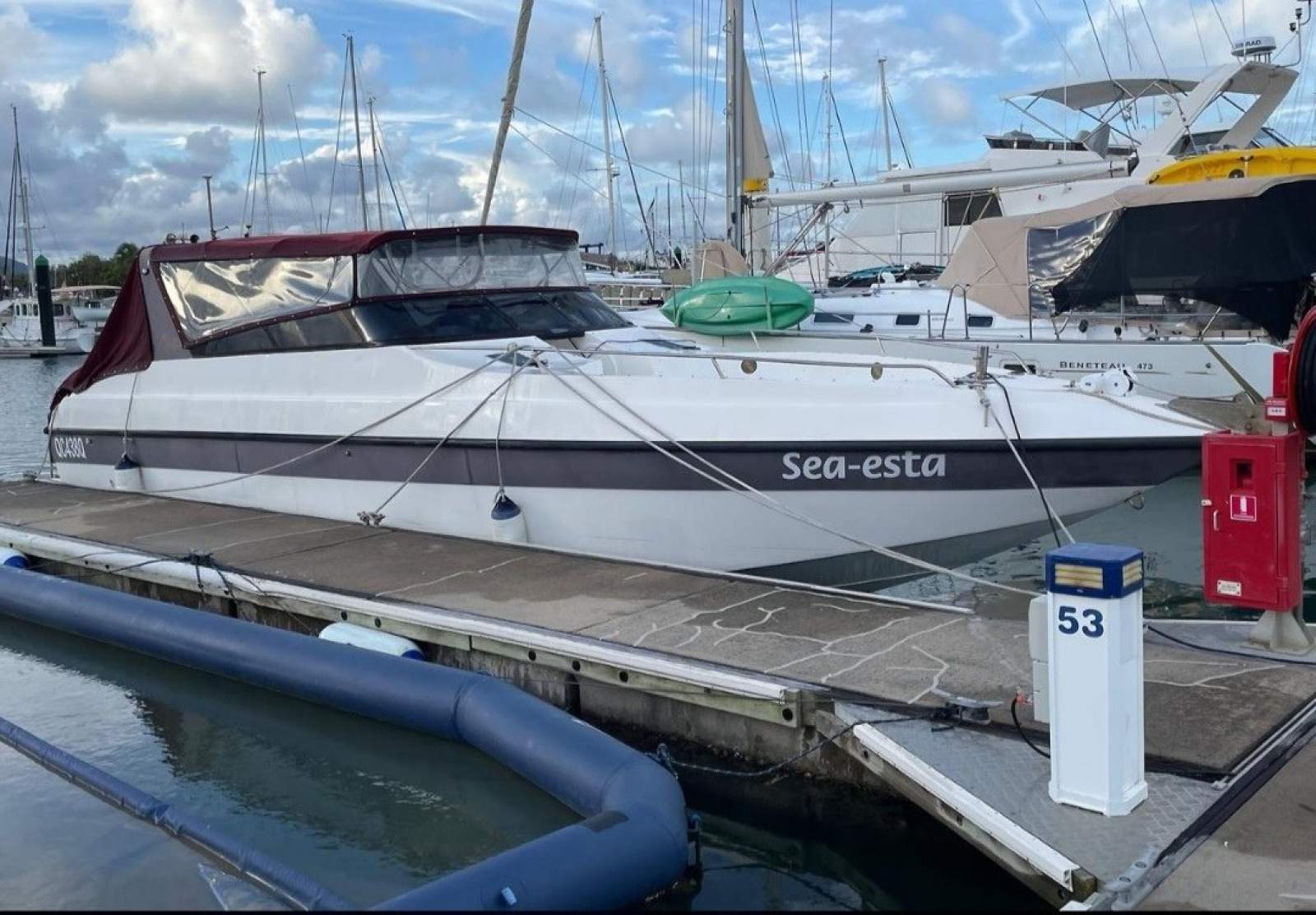 Cruiser 37 ft Sports Bow Rider (Cairns Qld )