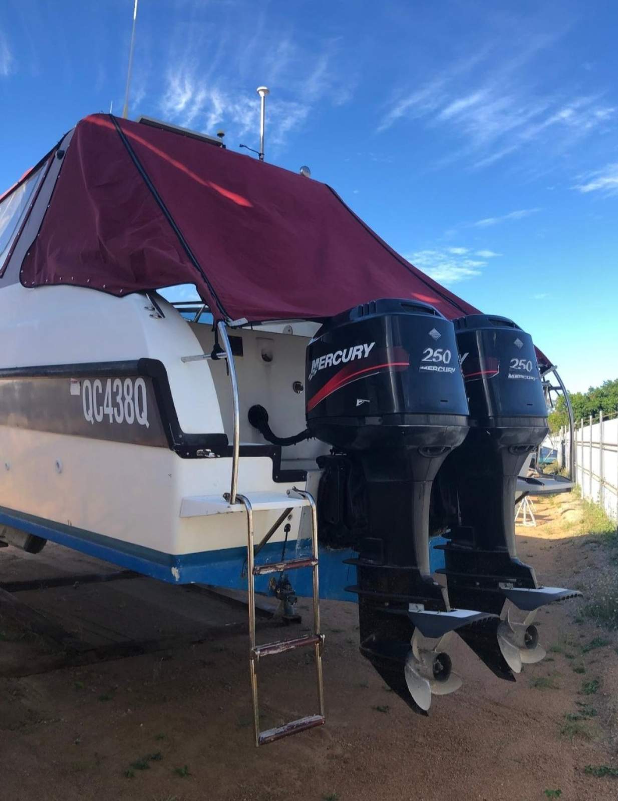 Cruiser 37 ft Sports Bow Rider (Cairns Qld )