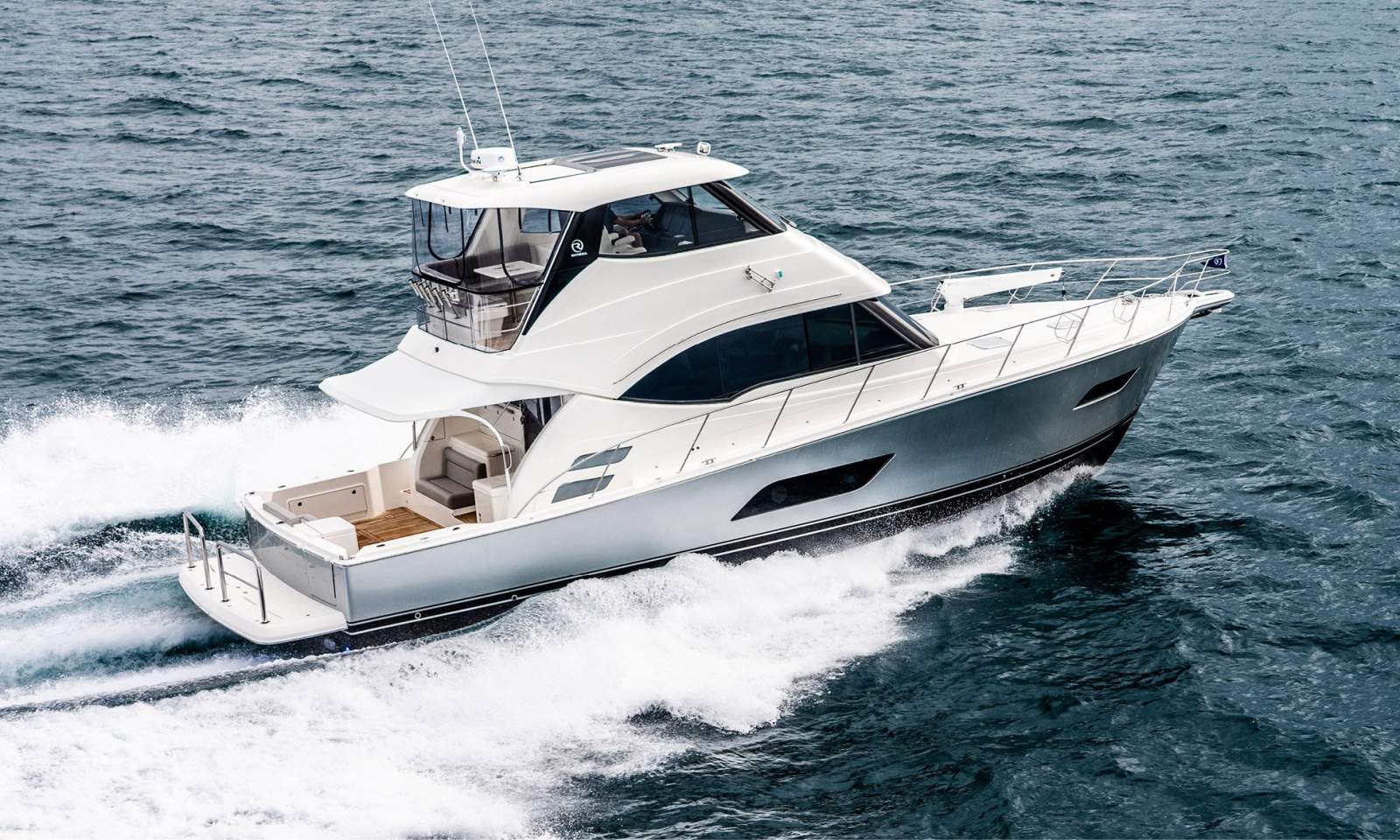 Riviera 54 Enclosed Flybridge