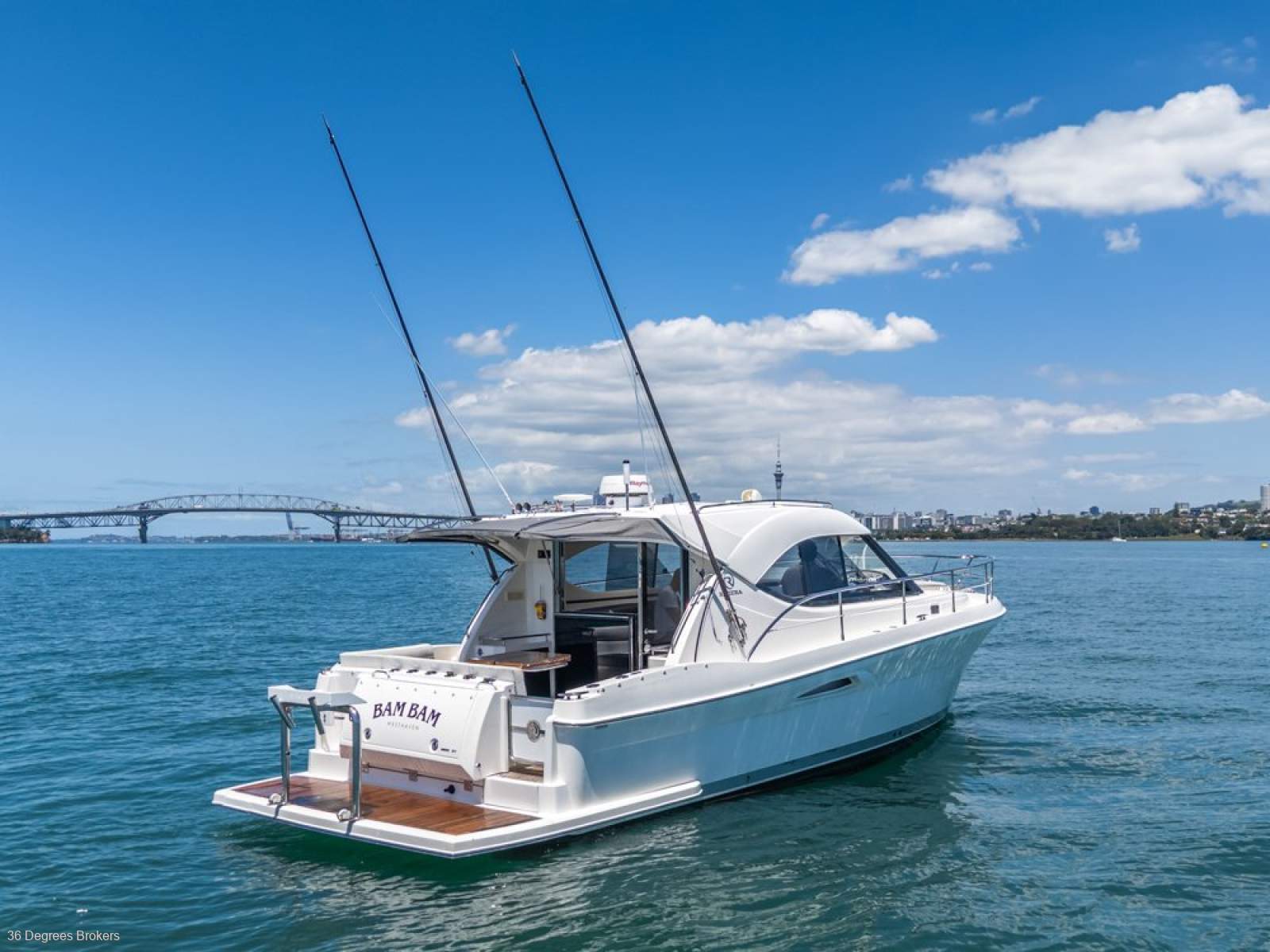 Riviera 3600 Sport Yacht