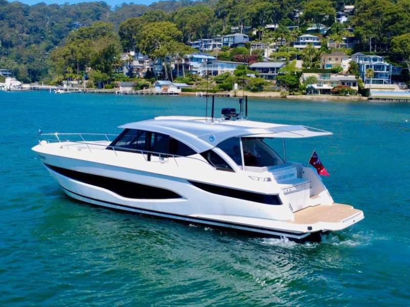 Riviera 4300 Sports Express