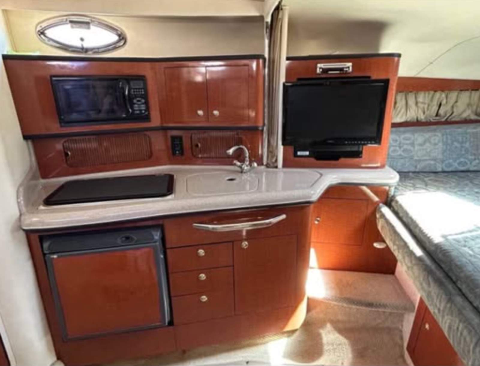 Sea Ray 335 Sundancer