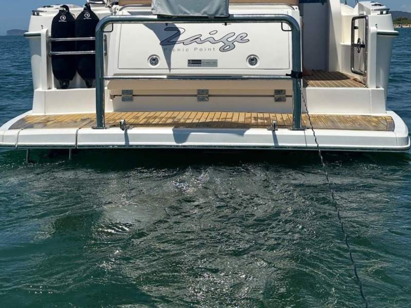 Riviera 3600 Sport Yacht