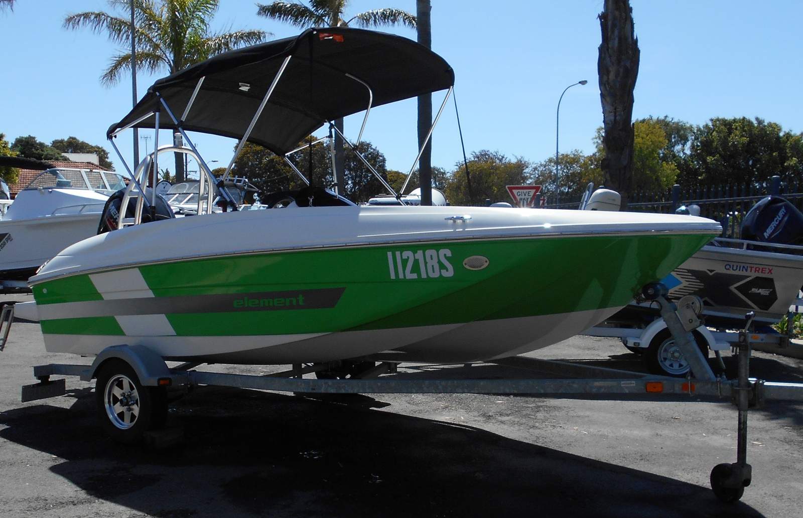 Bayliner Element E16