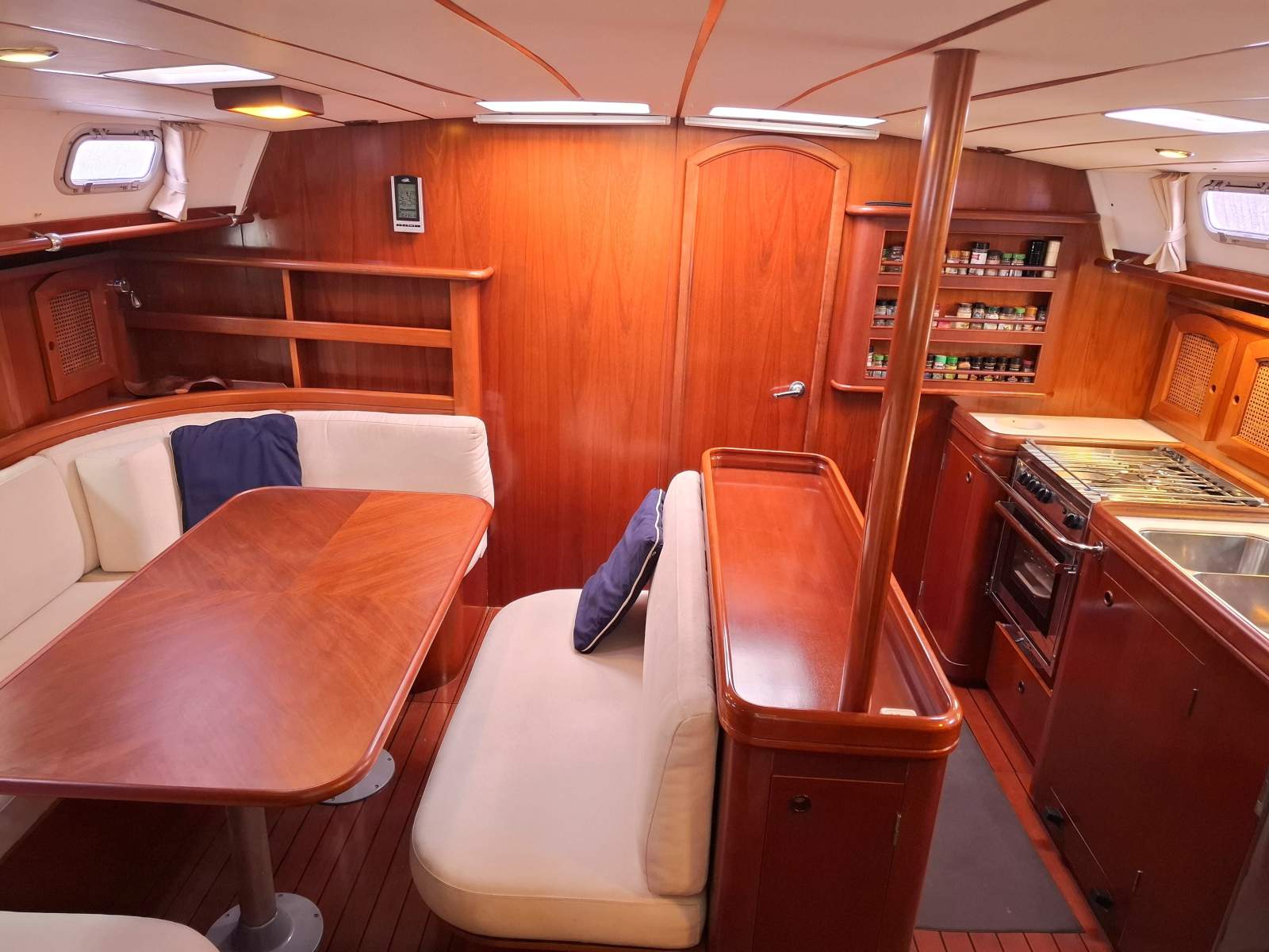 Beneteau 50 Farr:Salon 