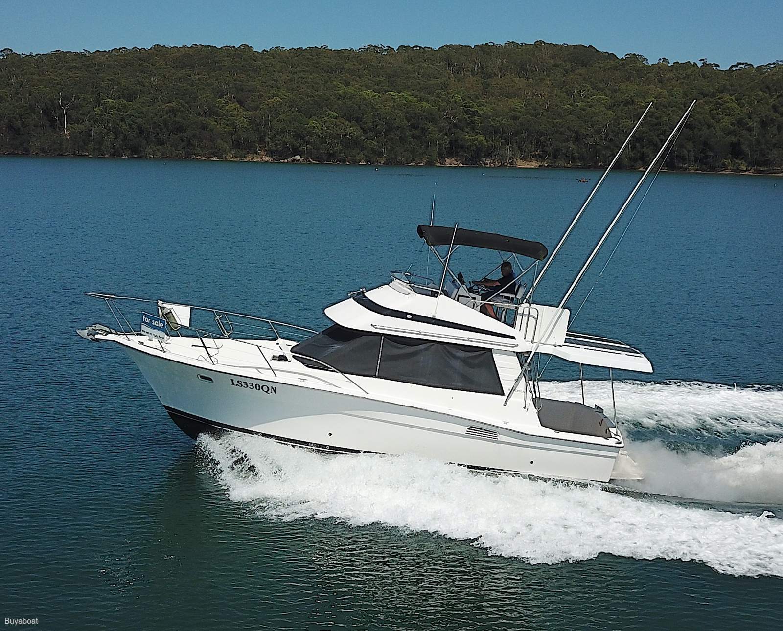 Riviera 33 Flybridge