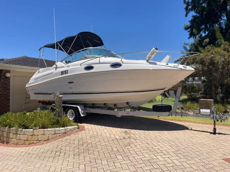 Sea Ray 240 Sundancer 78 hours only