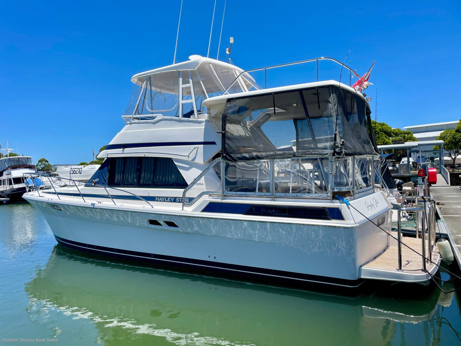 Riviera 40 Aft Cabin - Platinum Edition