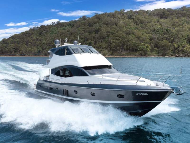 Whitehaven Flybridge 7000 - Fully updated and stunning