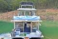 Love Affair Houseboat Holiday Home on Lake Eildon:Love Affair on Lake Eildon