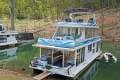 Love Affair Houseboat Holiday Home on Lake Eildon:Love Affair on Lake Eildon