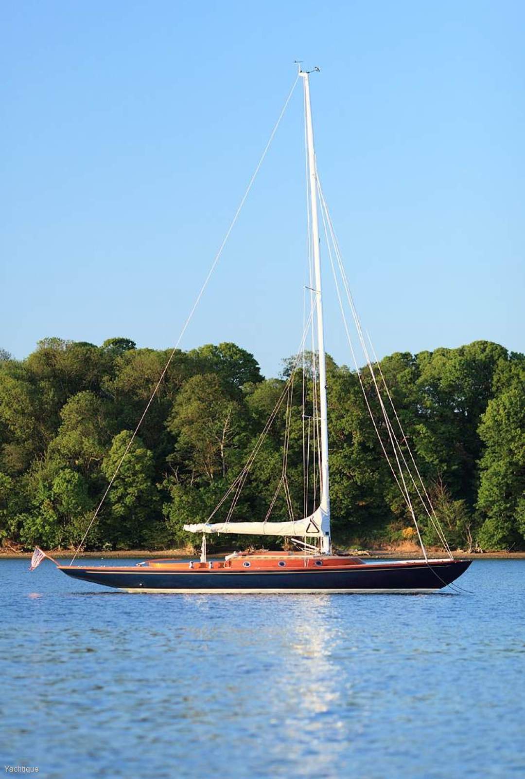 Spirit R46 - The James Bond Yacht From "Die Another Day"