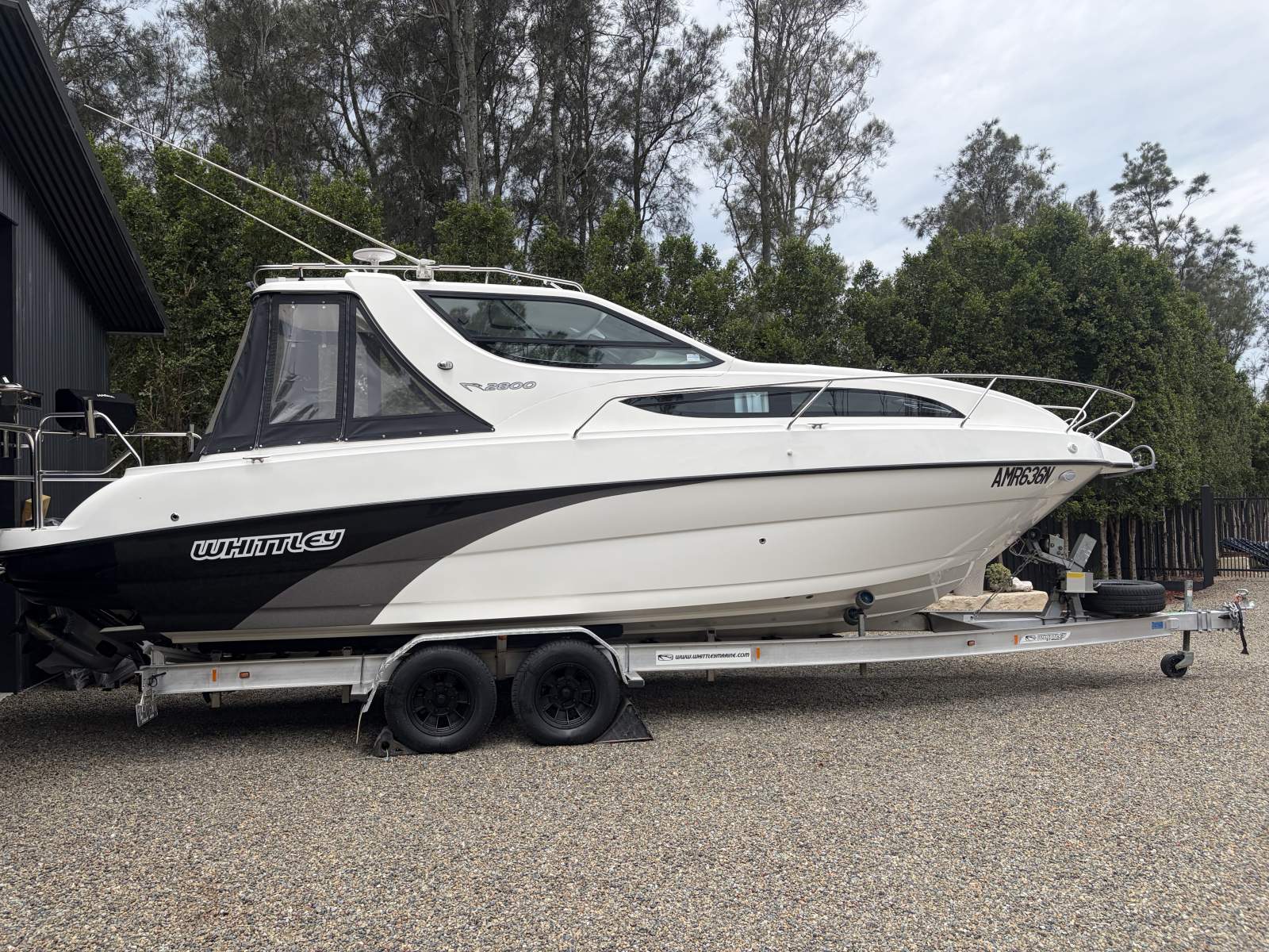 Whittley CR 2800 Diesel Volvo D3