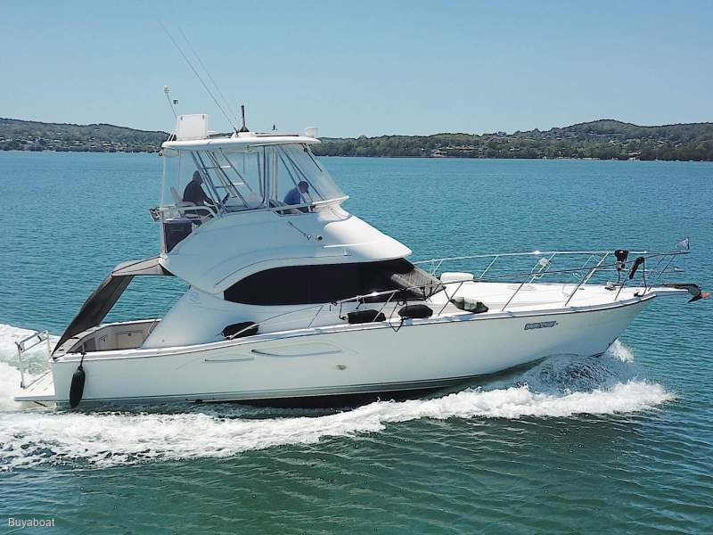 Riviera 37 Flybridge