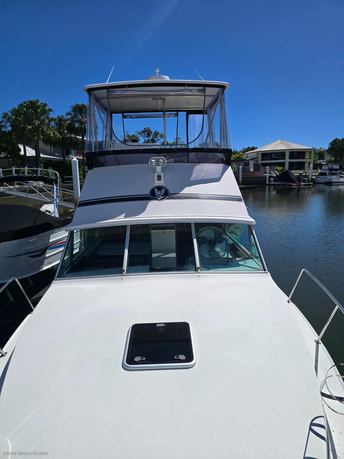 Bertram 31 Flybridge Cruiser