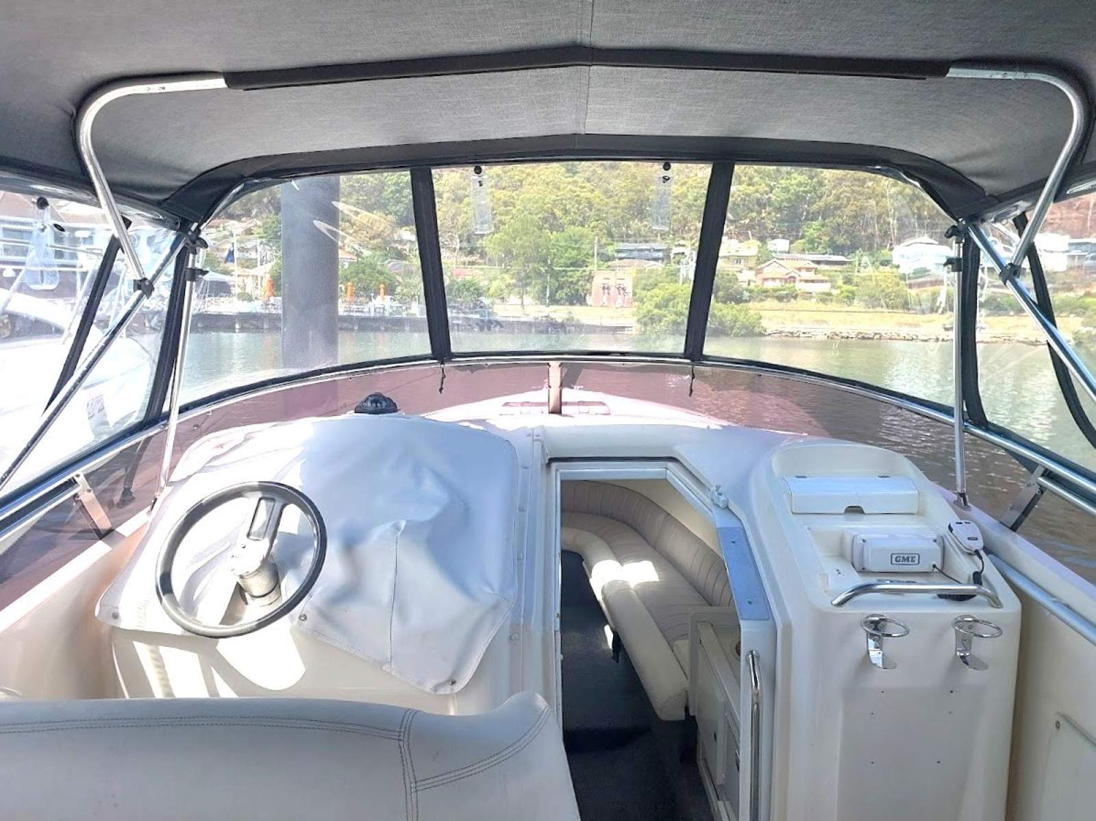 Fastlane 32 Sports Cruiser