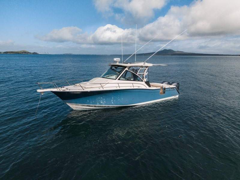 Grady-White Express 330