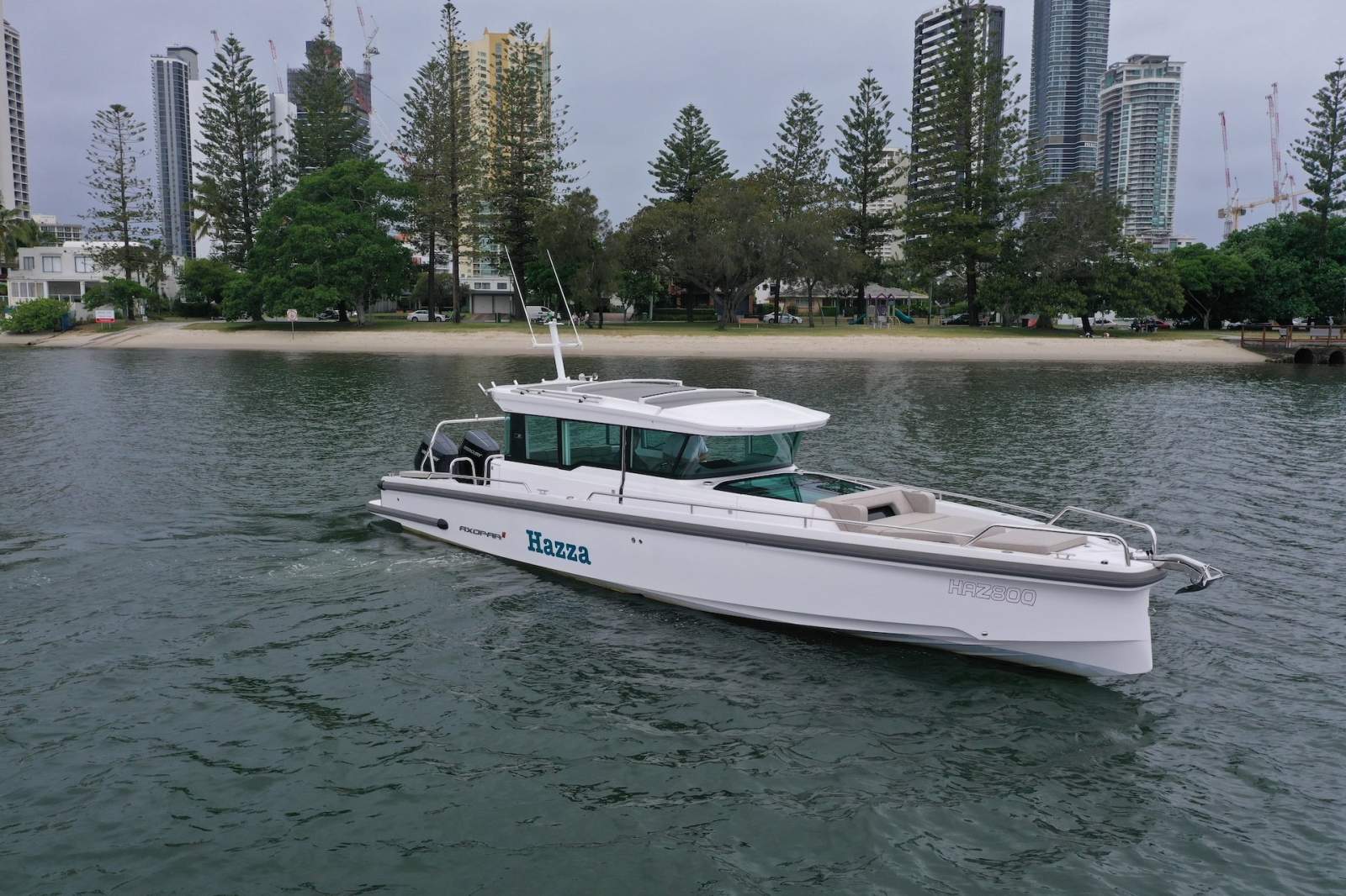 Axopar 37 XC Cross Cabin