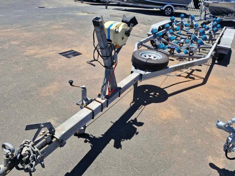 JPT 6.5m boat trailer