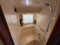 Sea Ray 44 Sundancer:Master shower