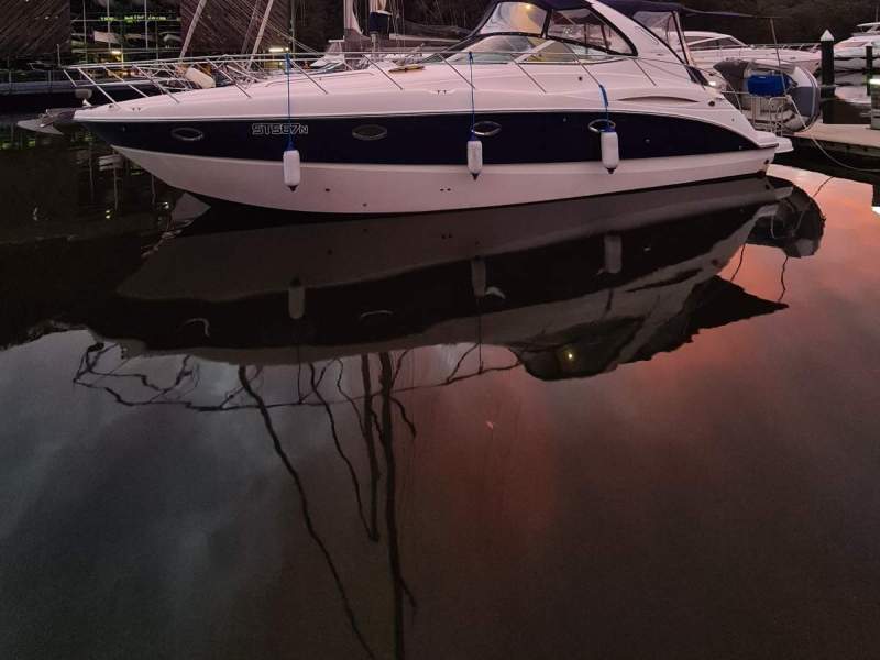 Maxum 3700 Sport Yacht