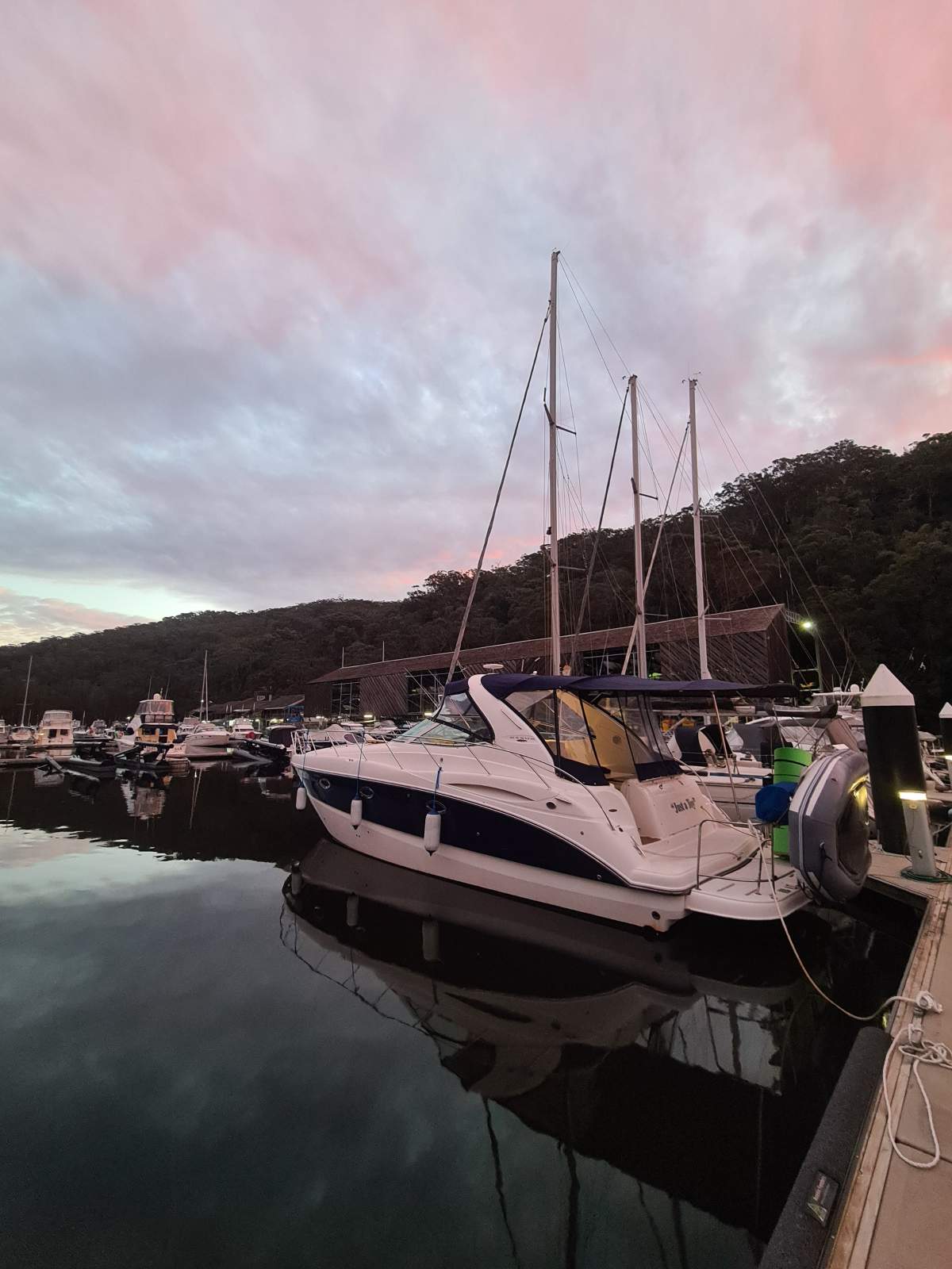 Maxum 3700 Sport Yacht