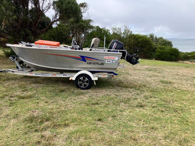 Stacer 429 Outlaw Side Console