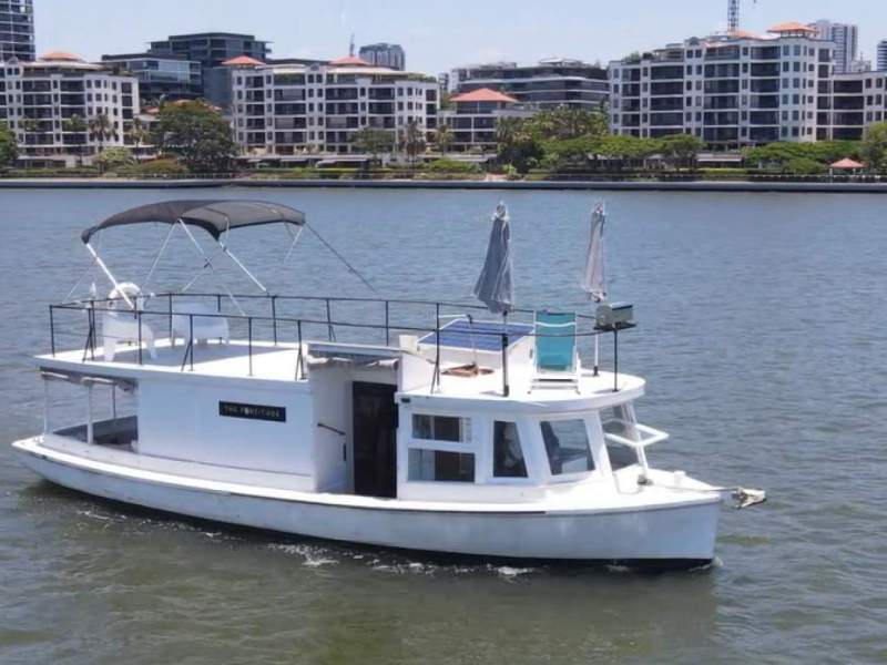 Hugh Morris X Brisbane River Ferry Converted to live aboard early 2000.