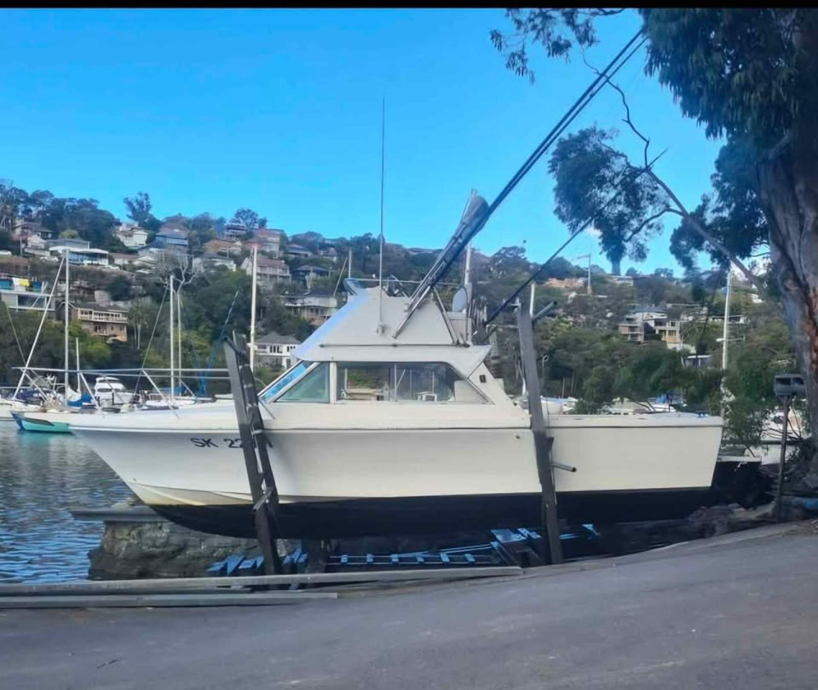 Bertram 25 Flybridge