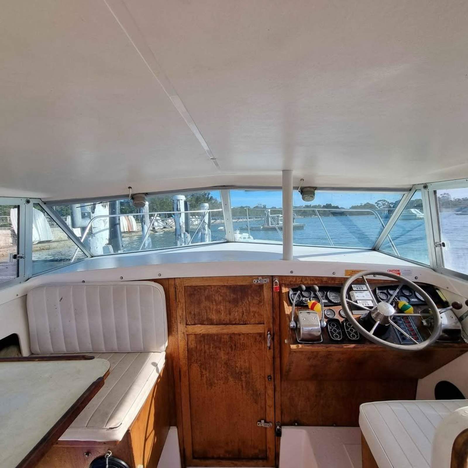 Bertram 25 Flybridge