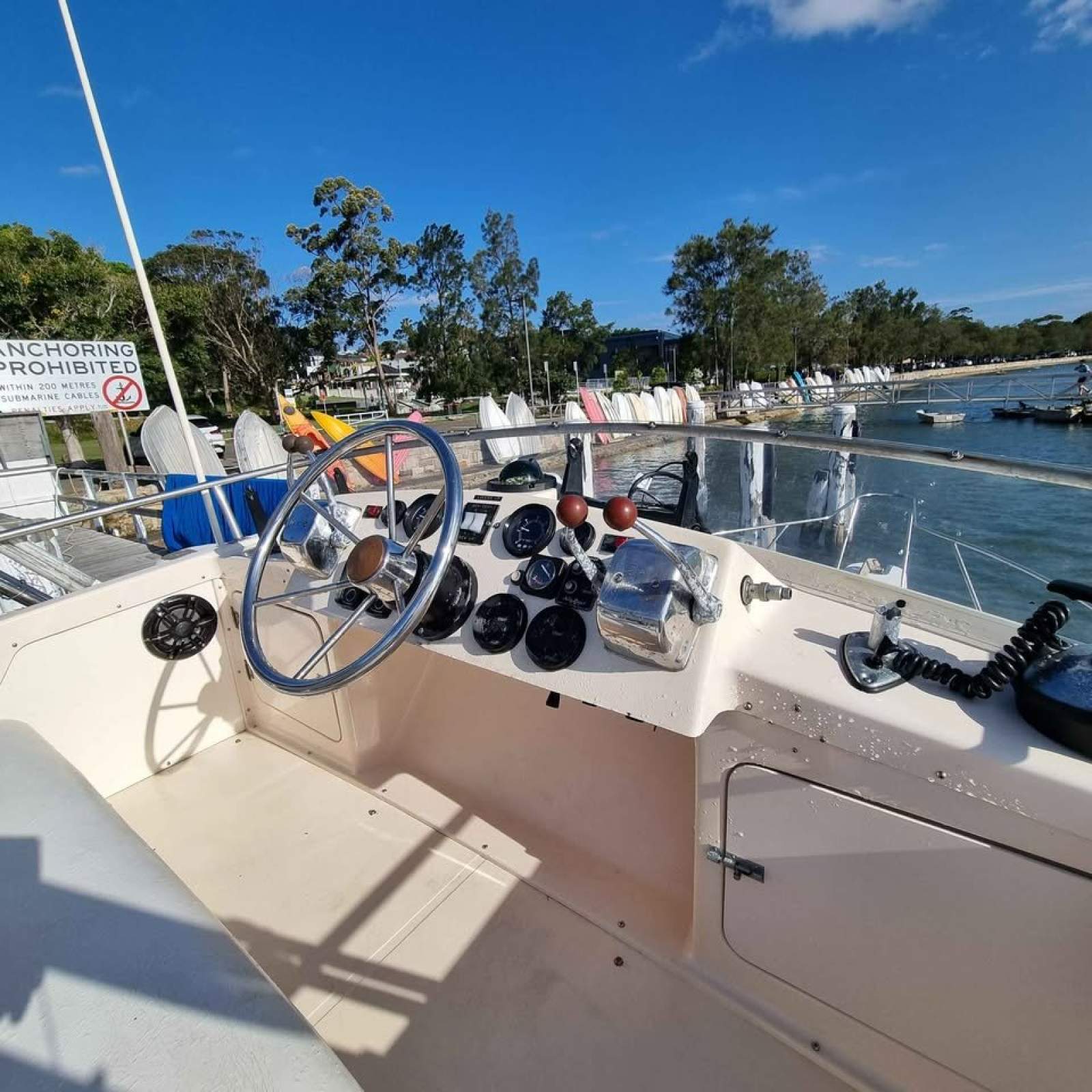 Bertram 25 Flybridge