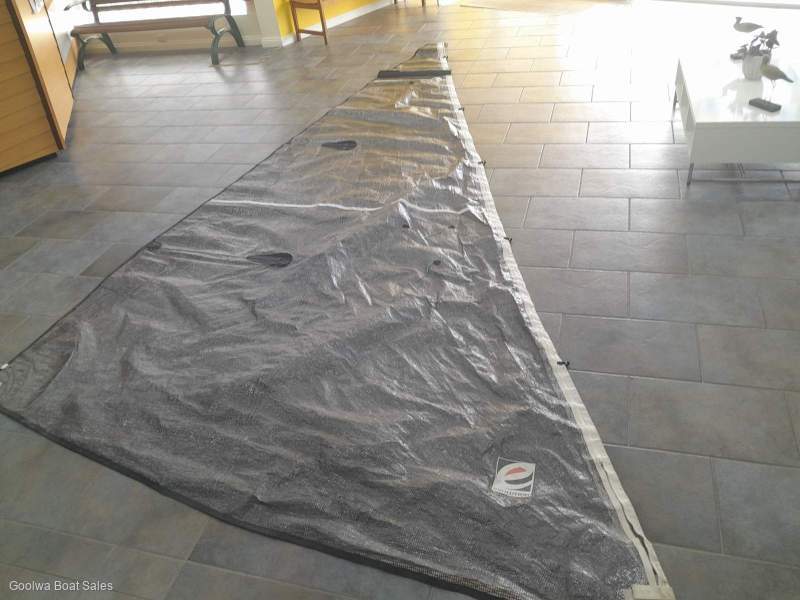 5.8 m Carbon Laminate Genoa