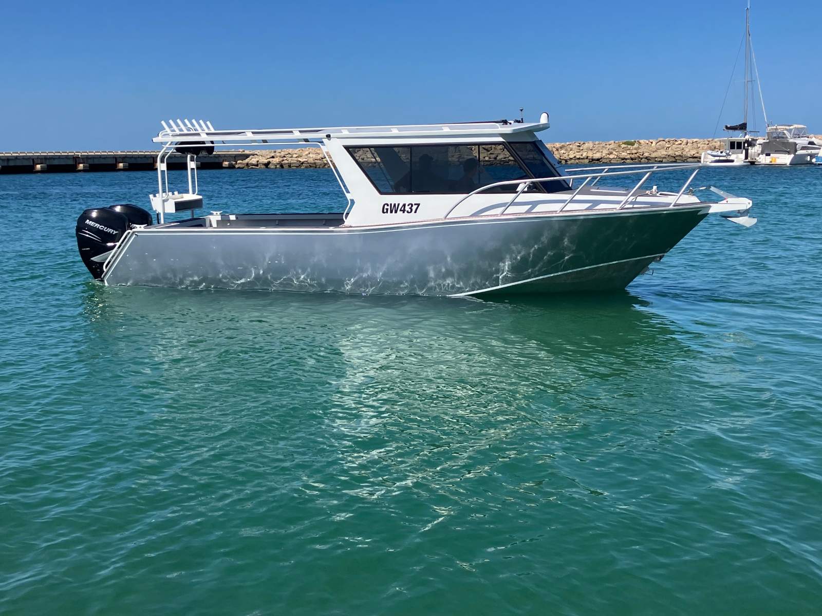 Oceanic Fabrication 9.5 Hard Top Huge Deck Space Galore