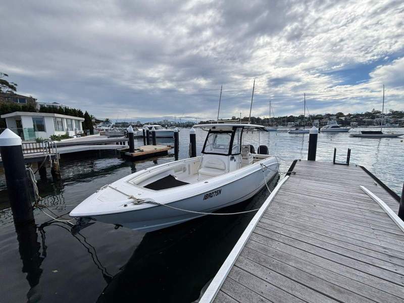 Boston Whaler 320 Outrage Centre Console