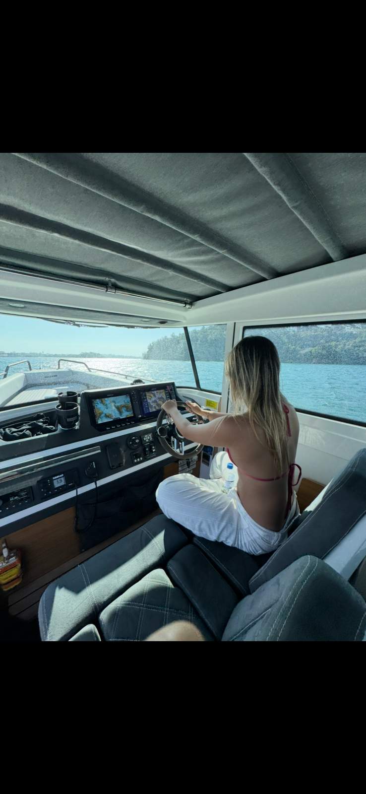 Axopar 28 Cabin Twin 200HP Brabus edition