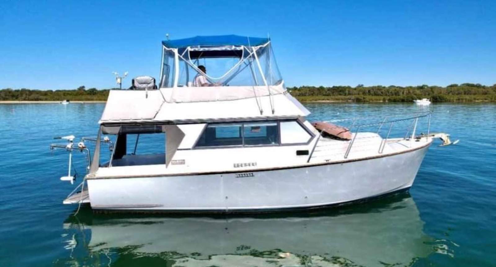 Clipper 30 Flybridge Sundeck