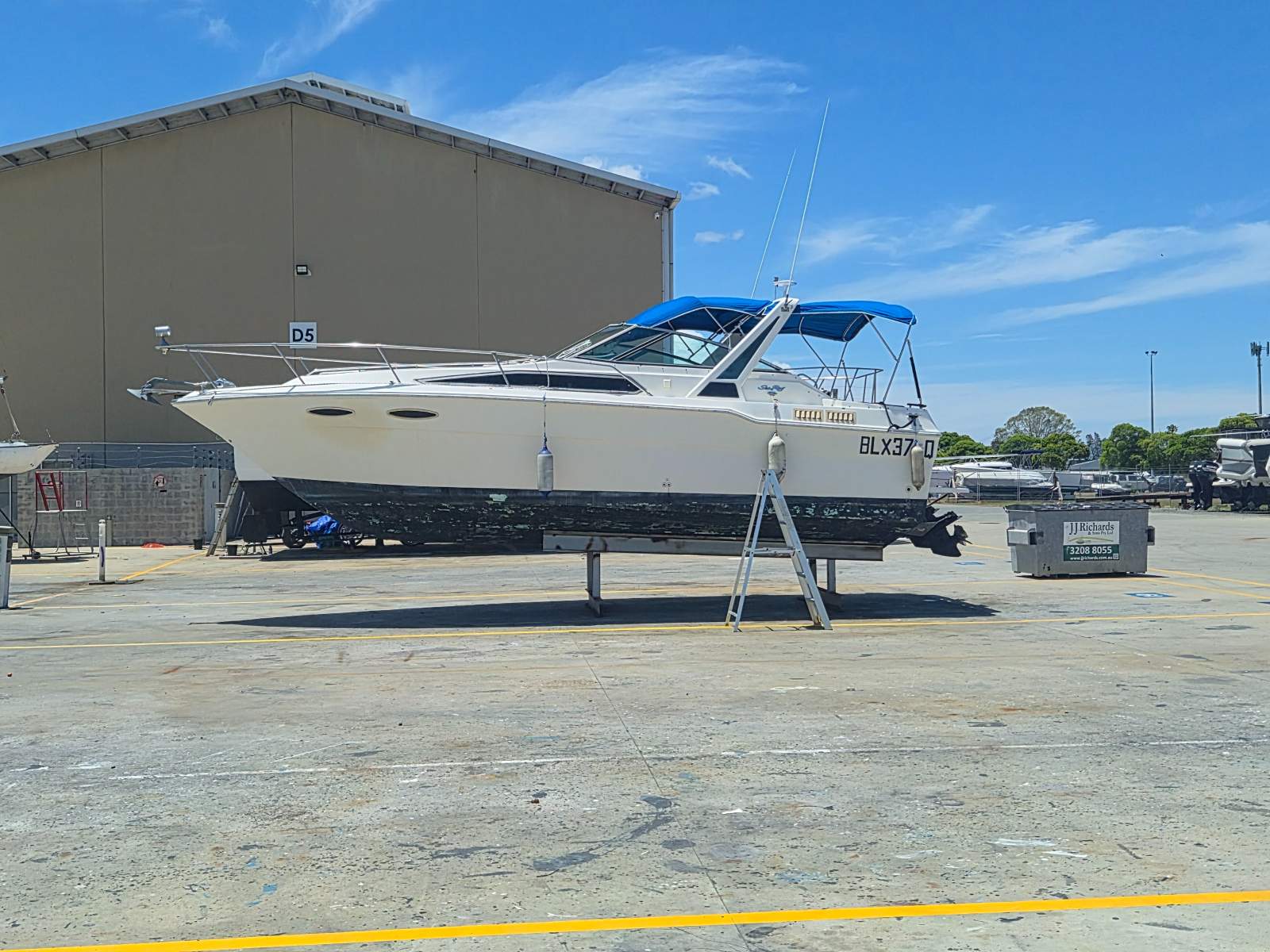 Sea Ray 330 Sundancer