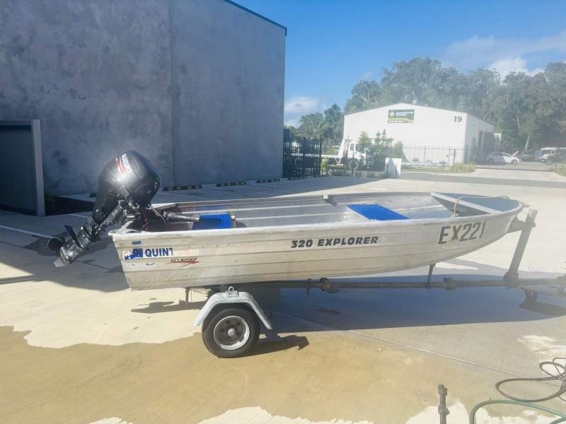 Quintrex 320 Explorer