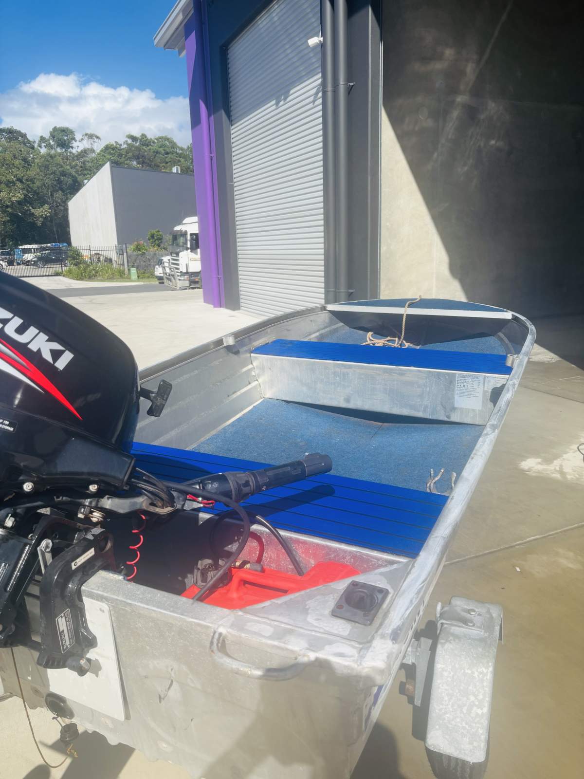 Quintrex 320 Explorer