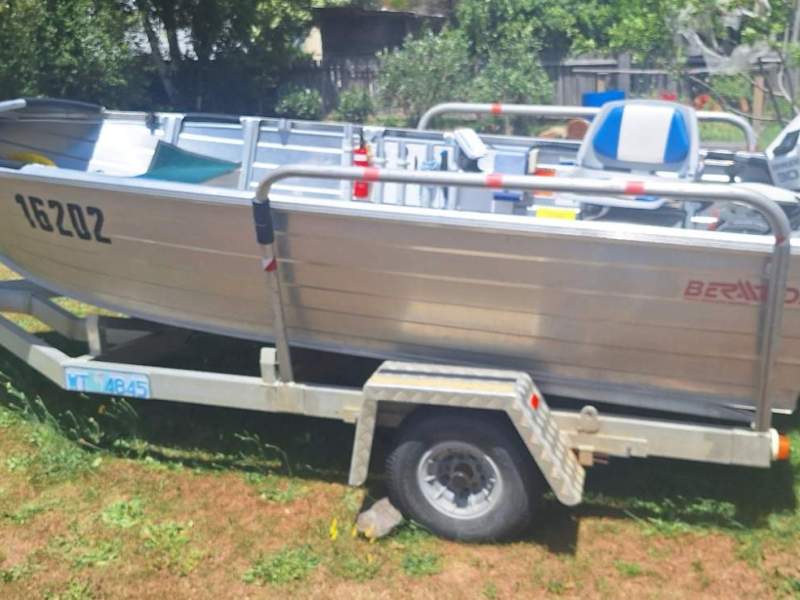 Bermuda Runabout 410 Salmon